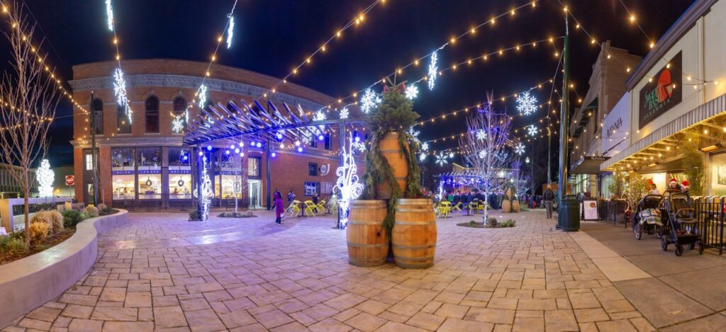 Holiday Barrel Weekend 2023 Walawala Plaza at night