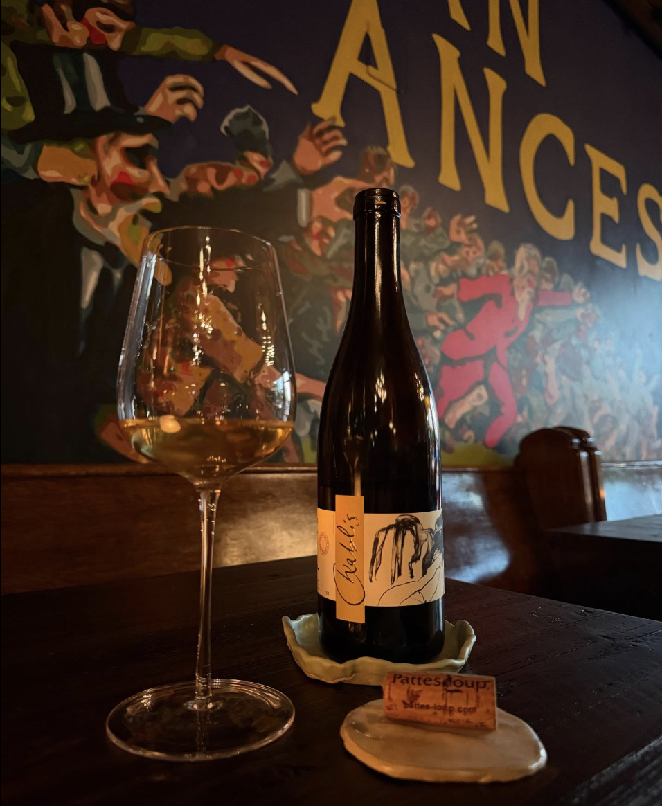 Tavern Ancestrale Wine bottle & glass